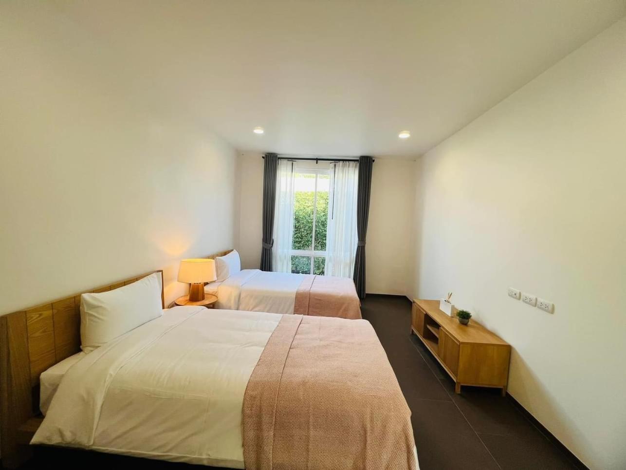 Lively Villa Ban Pak Nam Pran