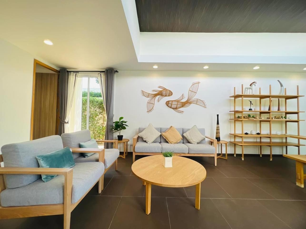 Lively Villa